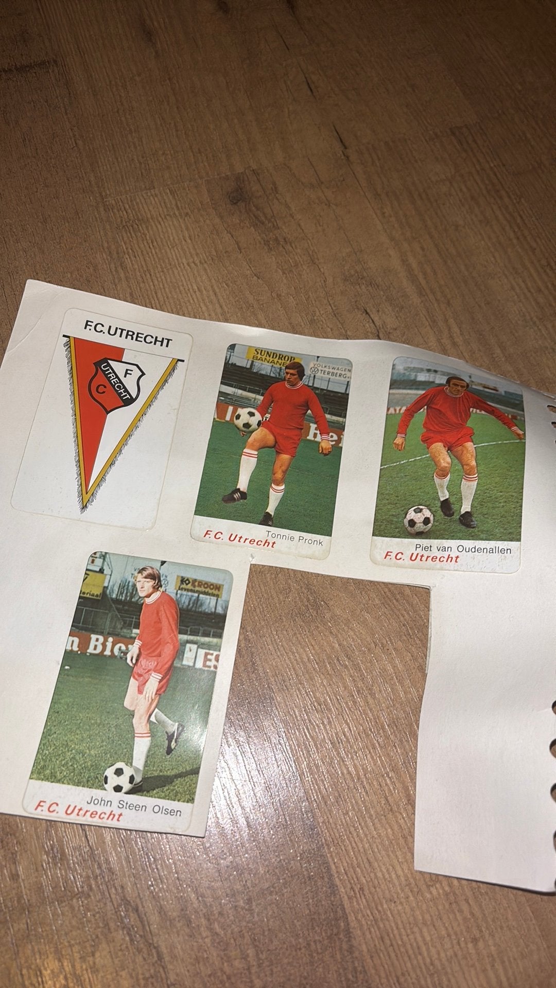 Oude geplakte voetbalplaatjes fc utrecht, Ophalen of Verzenden, Zo goed als nieuw