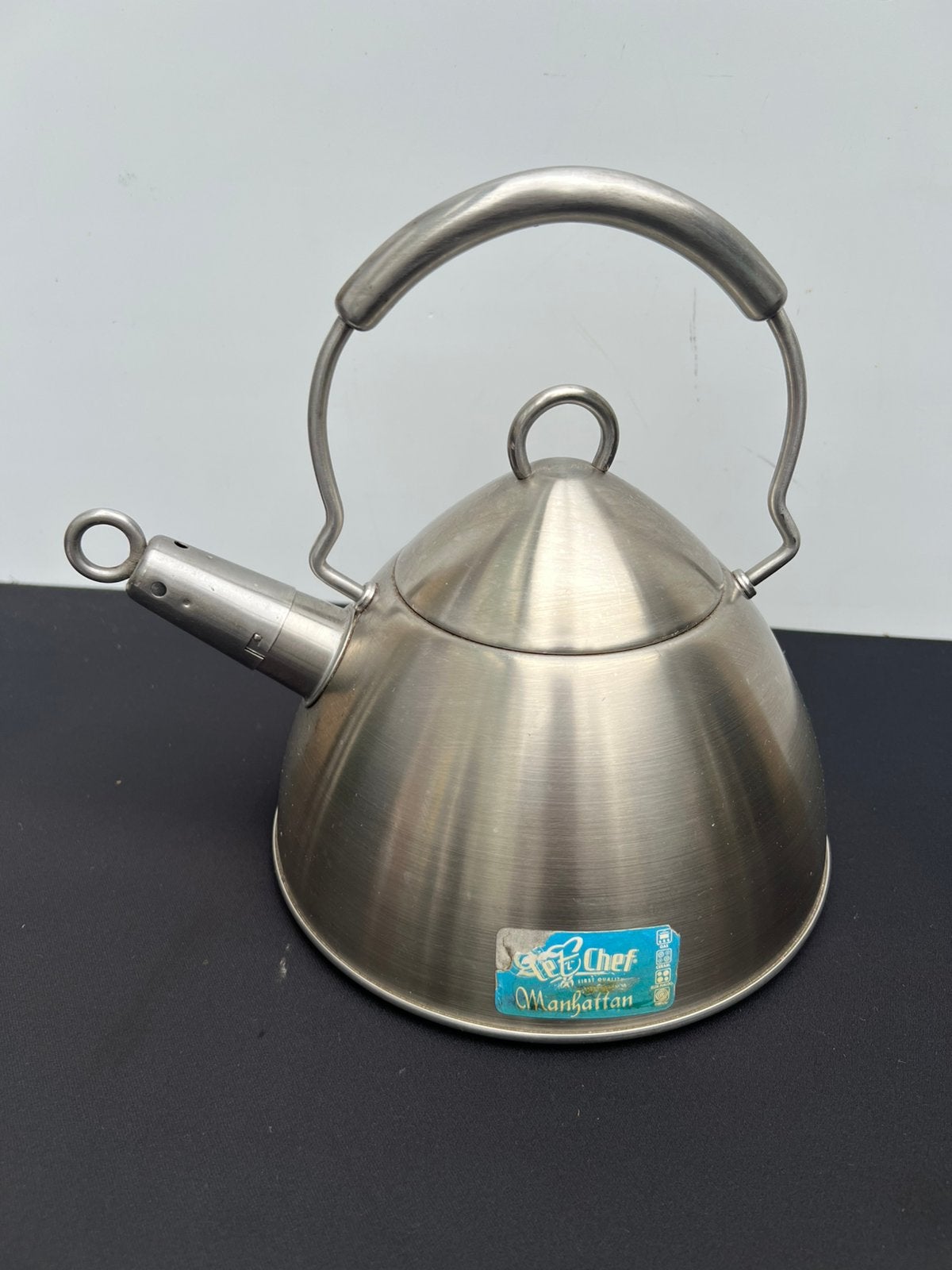 Te Koop : Fluitketel RVS Le Chef Manhattan Thee Pot, 2 liter of meer, Ophalen of Verzenden, Gebruikt, Rvs