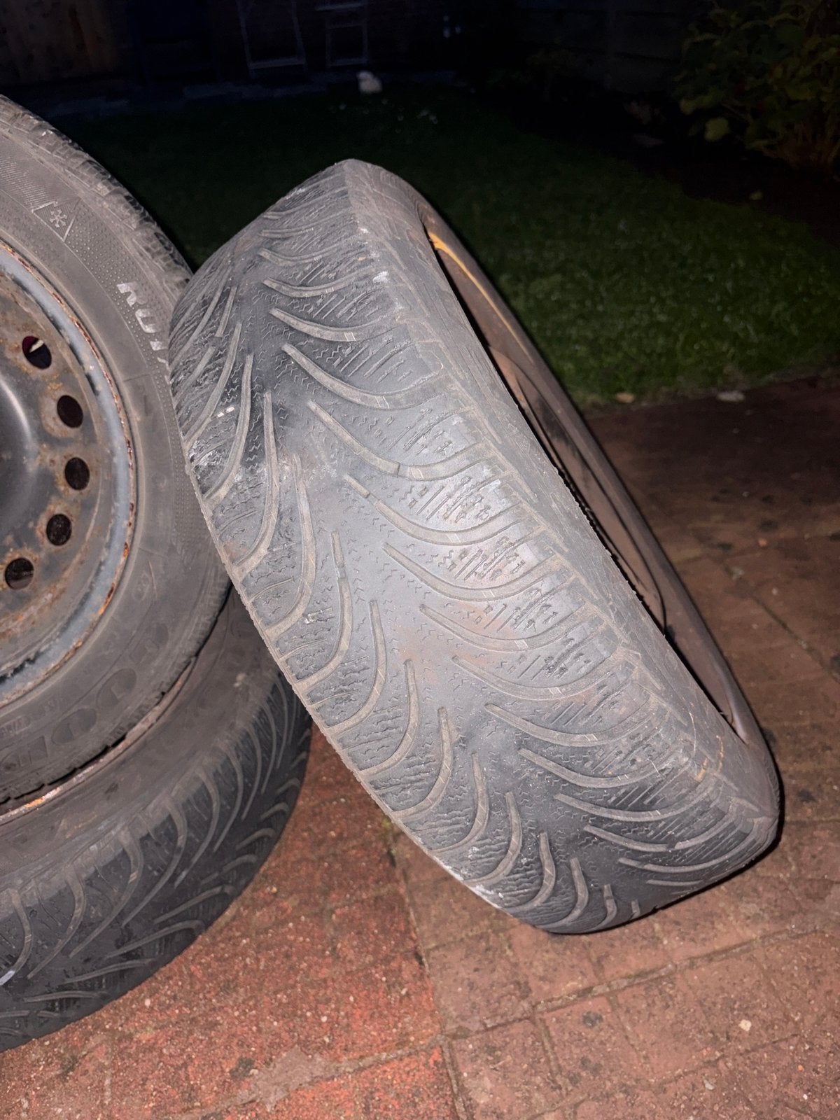 Winterbanden met Nisan Micra velgen - Goodyear Ultra Grip 9, Auto-onderdelen, Ophalen, Gebruikt, 15 inch, 175 mm