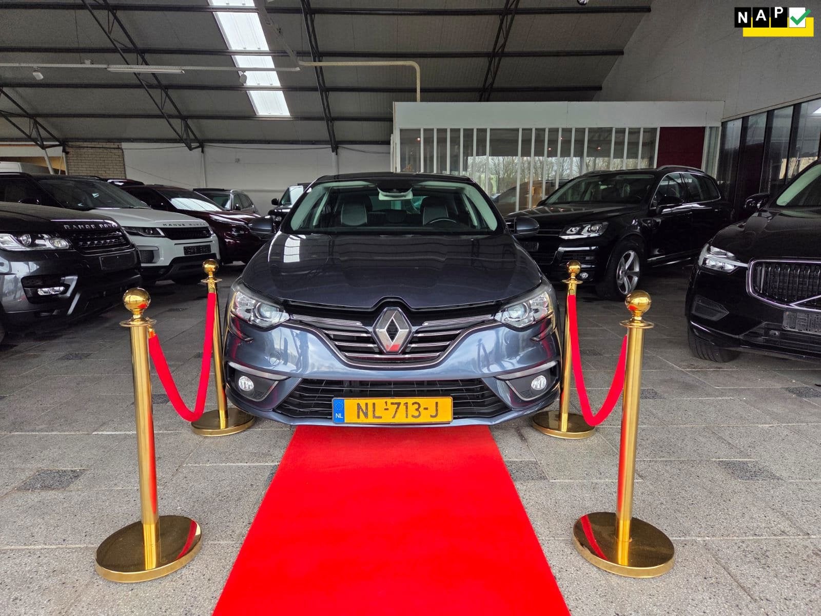 Renault Mégane 1.5 DCi BOSE EURO6 2017 SPORTS!, Auto's, Voorwielaandrijving, Gebruikt, Euro 6, 4 cilinders