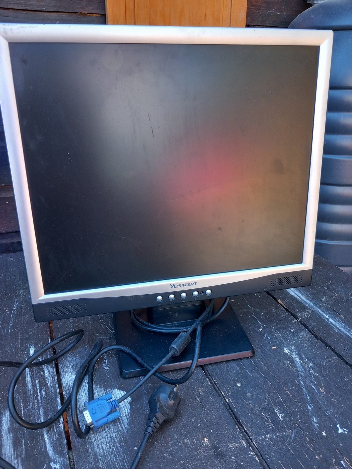 Yusmart L91C Monitor - Oudere monitor voor basisgebruik, Computers en Software, Monitoren, Ophalen, Yusmart, Overige typen, 60 Hz of minder