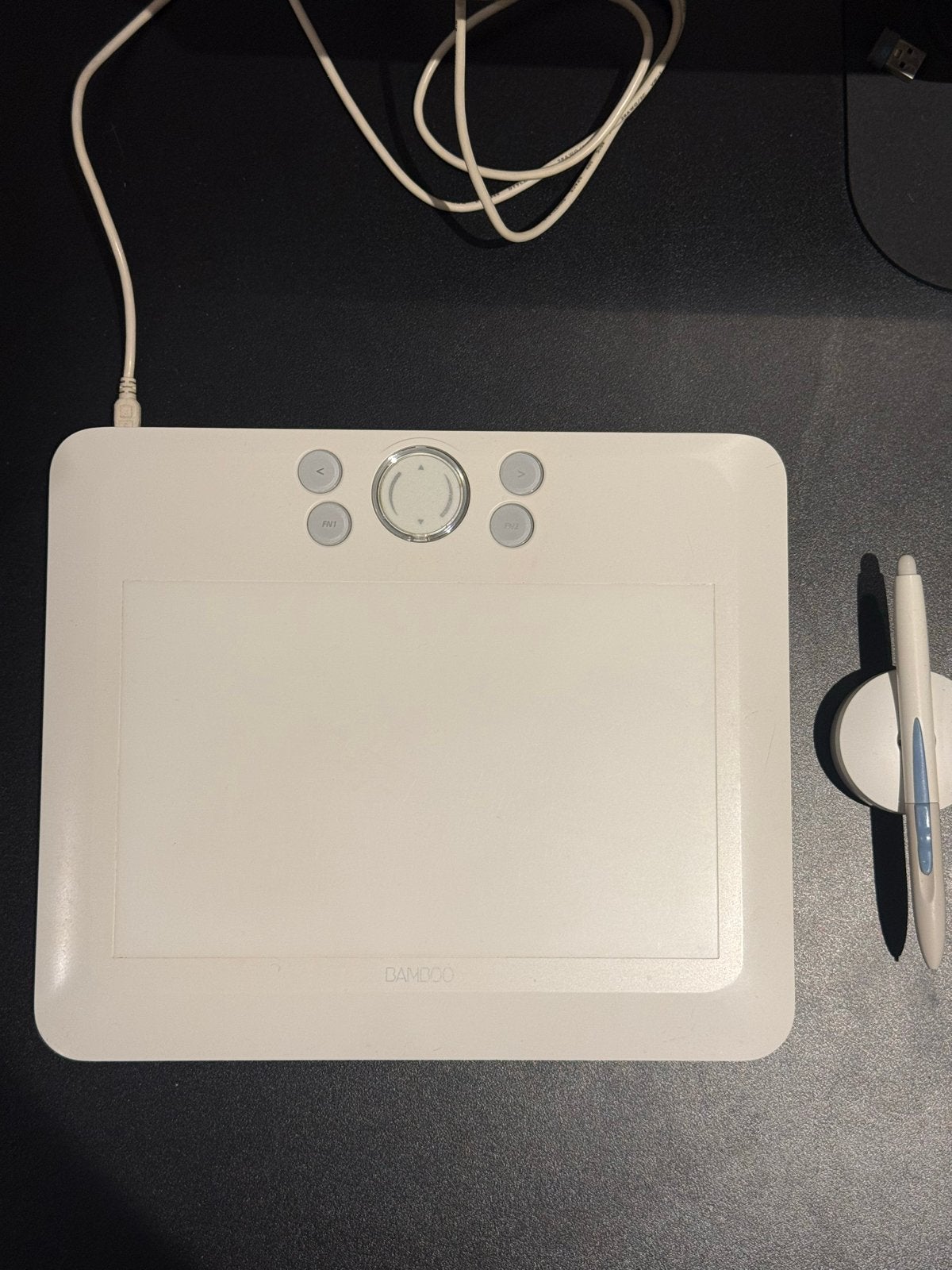 Wacom Bamboo Fun tekentablet met pen en houder, Computers en Software, Ophalen of Verzenden, Gebruikt, Bedraad