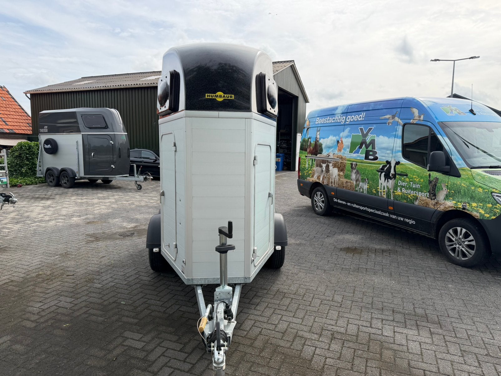 Zeer mooie 3 jaar jonge Humbaur Single 1,5 paards zadelkamer, Ophalen, Zo goed als nieuw, Aluminium, 1½-paards trailer