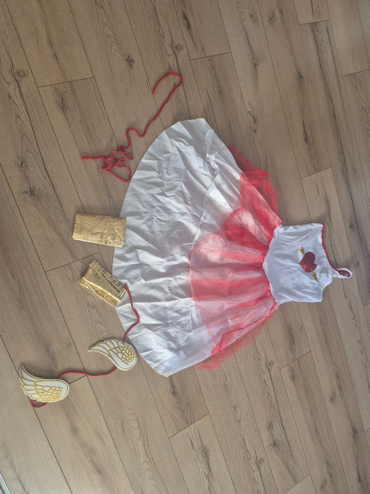 Cupido kostuum met vleugels en pijl en boog, Kleding | Dames, Ophalen of Verzenden, Zo goed als nieuw, Maat 38/40 (M), Kleding