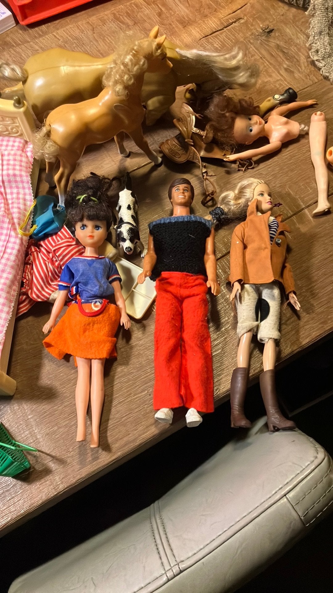 Doos met barbie spullen jaren 80 inclusief Ken, Ophalen of Verzenden, Gebruikt