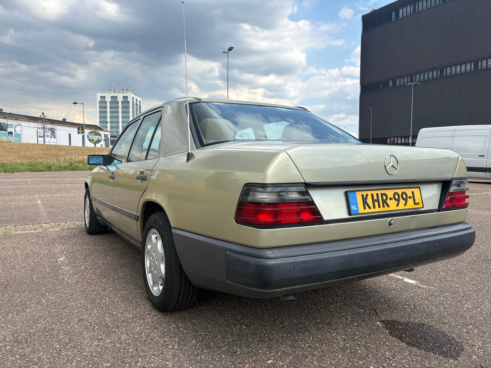Mercedes-Benz Mercedes-Benz