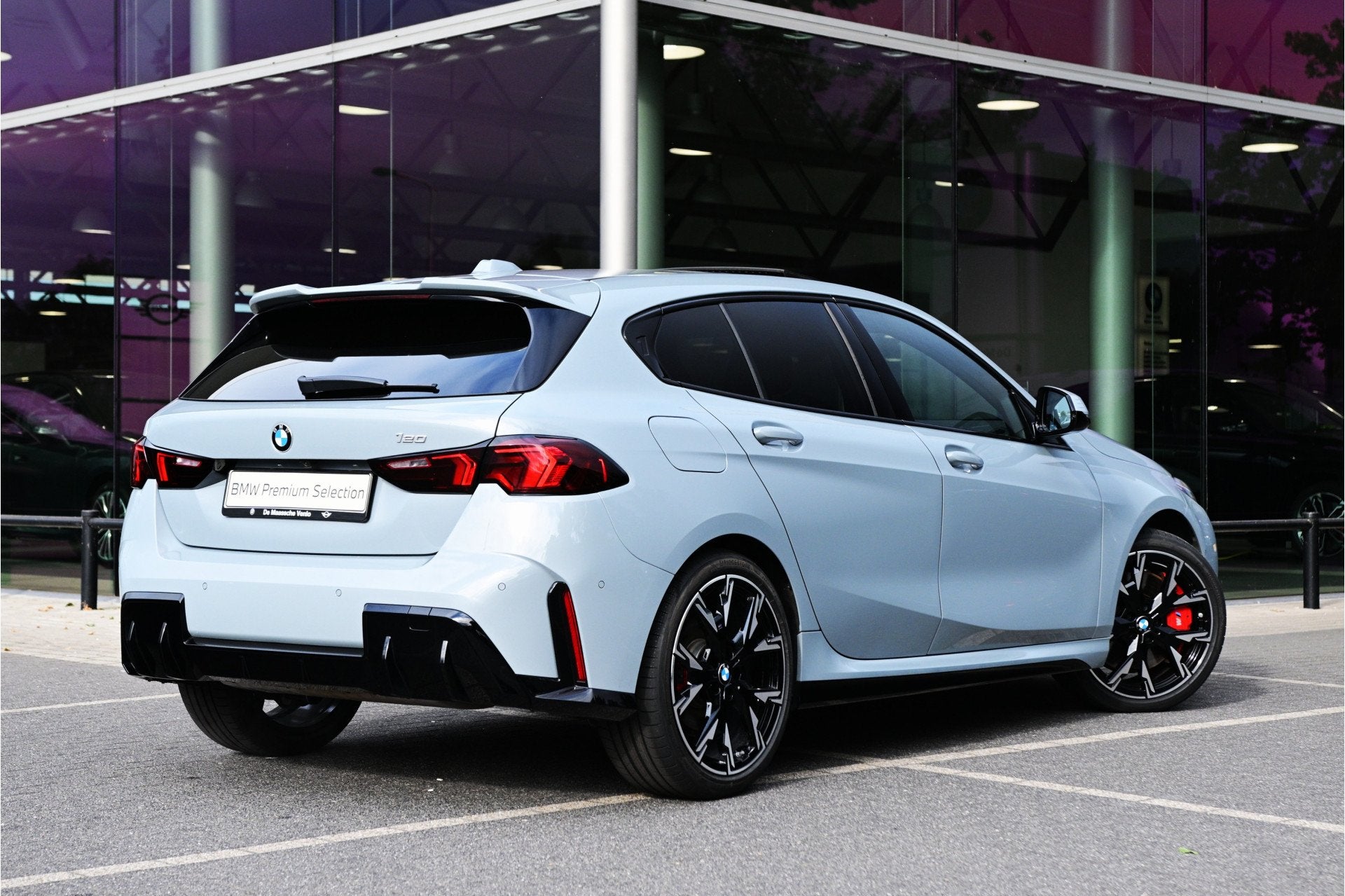 BMW 1 Serie 120 M Sport Automaat / Panoramadak / Sportstoele, Auto's, Gebruikt, 156 pk, Met garantie (alle), Bedrijf