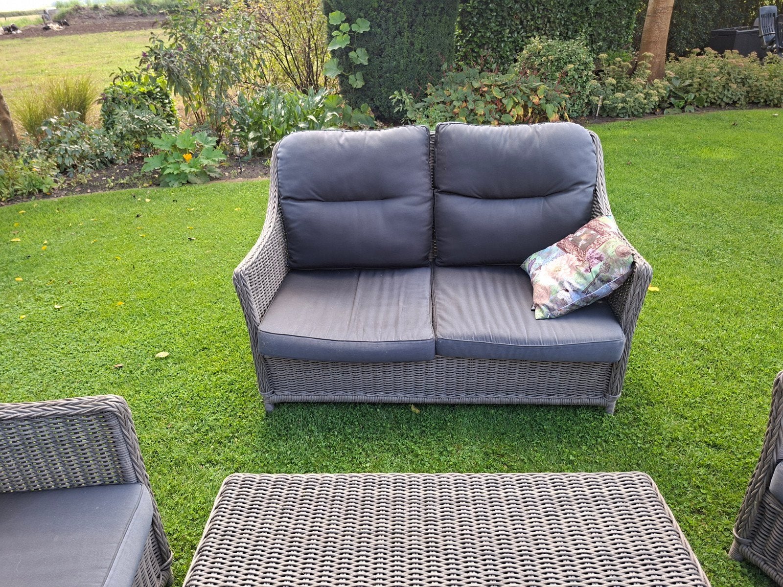 Complete Wicker Loungeset met Kussens - in goede staat, Ophalen, 4 zitplaatsen, Gebruikt, Bank