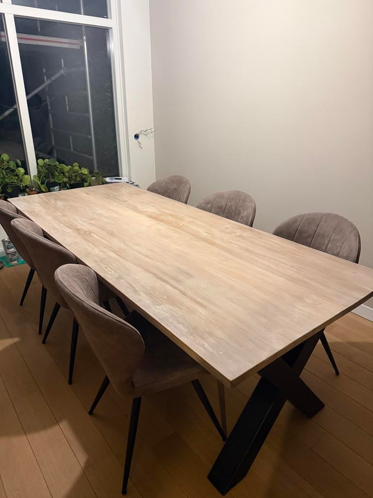 Robuuste eetkamertafel met warm houten blad en zwarte X-poot, Huis en Inrichting, Tafels | Eettafels, Ophalen, Gebruikt, 50 tot 100 cm