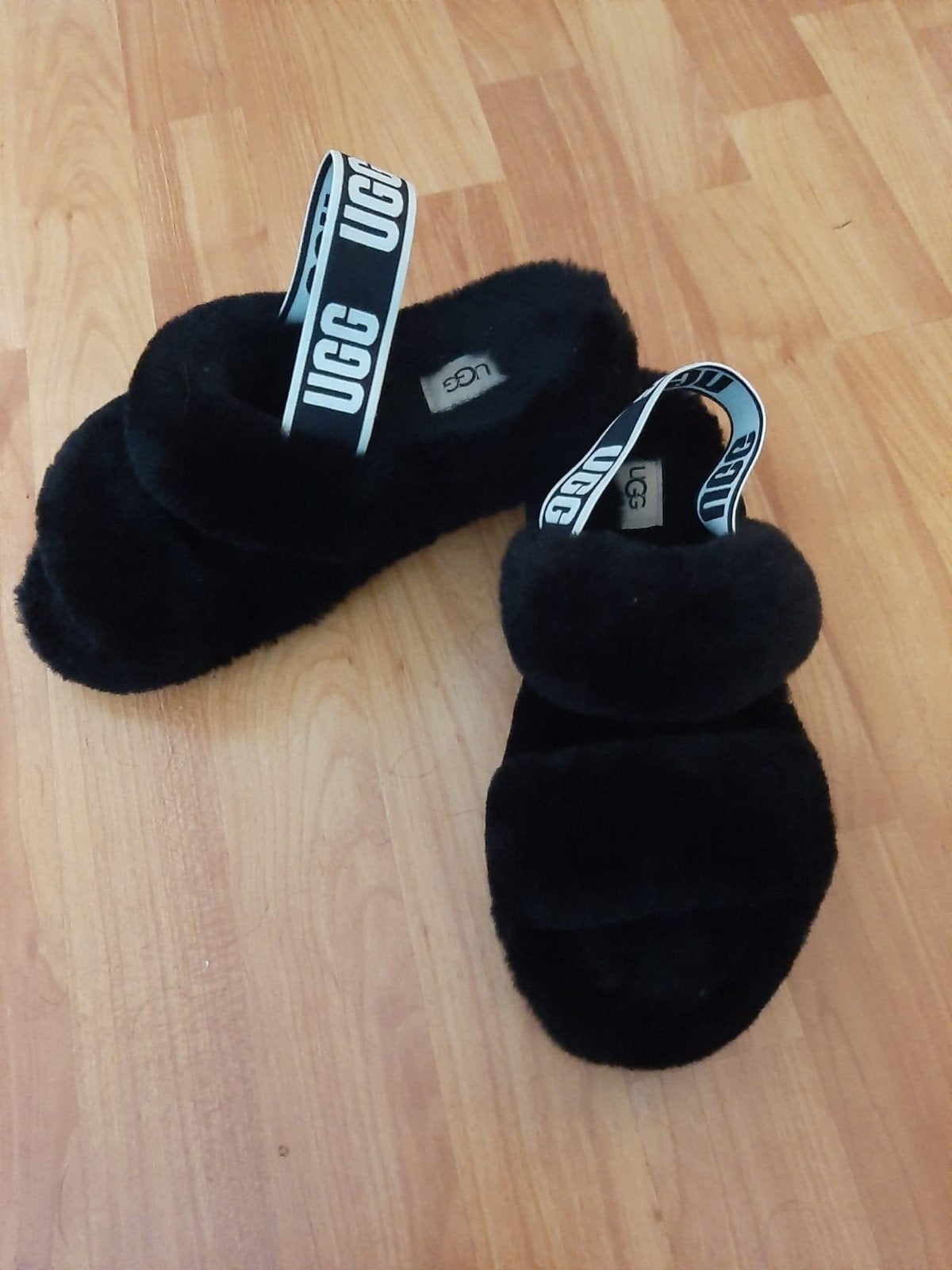 Originele UGG slippers maat 38 - Zo goed als nieuw, Kleding | Dames, Schoenen, Zo goed als nieuw, Pantoffels of Sloffen, Zwart