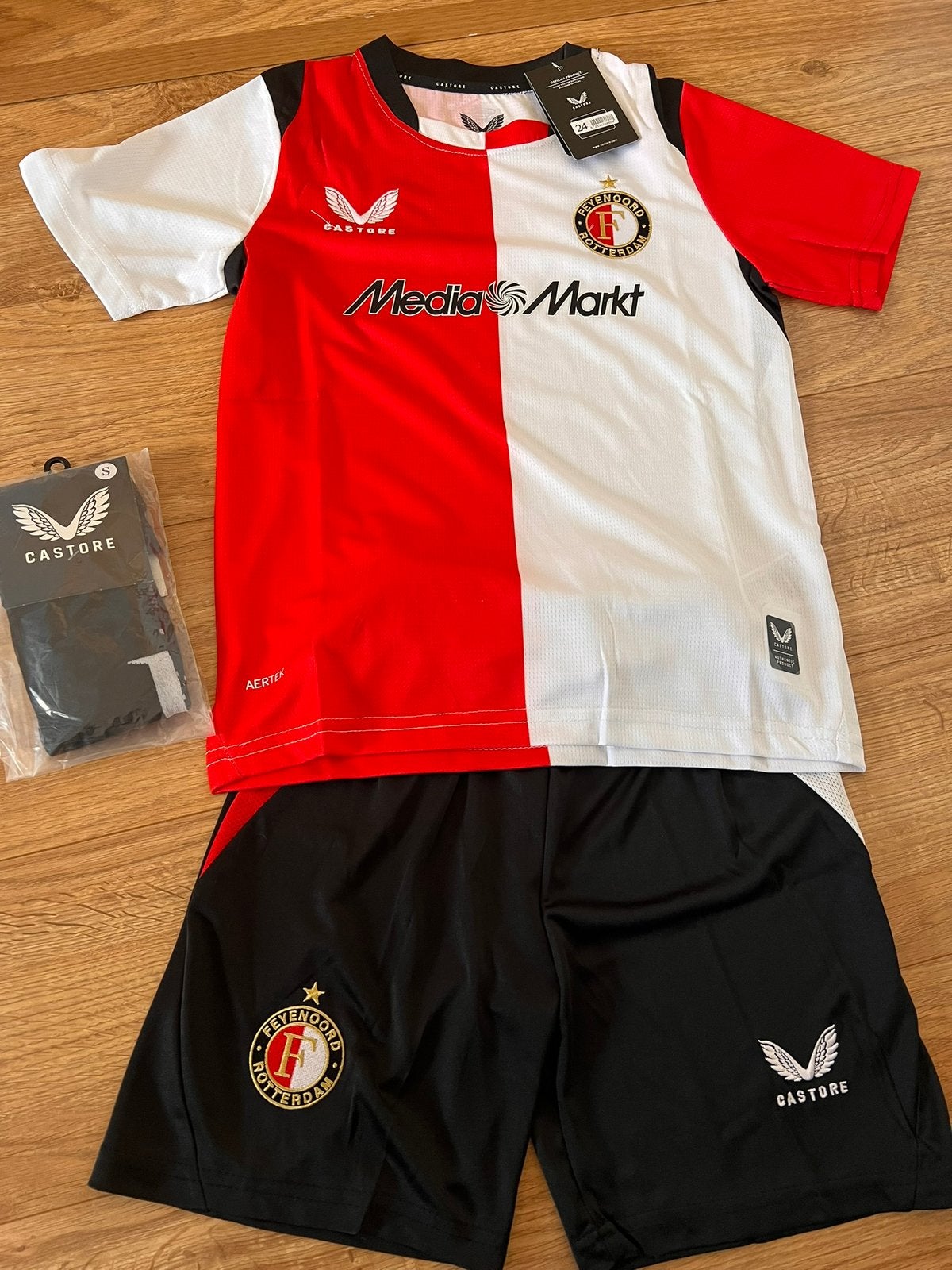 Voetbal feyenoord tenue 146/152, Ophalen of Verzenden, Nieuw, Jongen of Meisje, Sport- of Zwemkleding