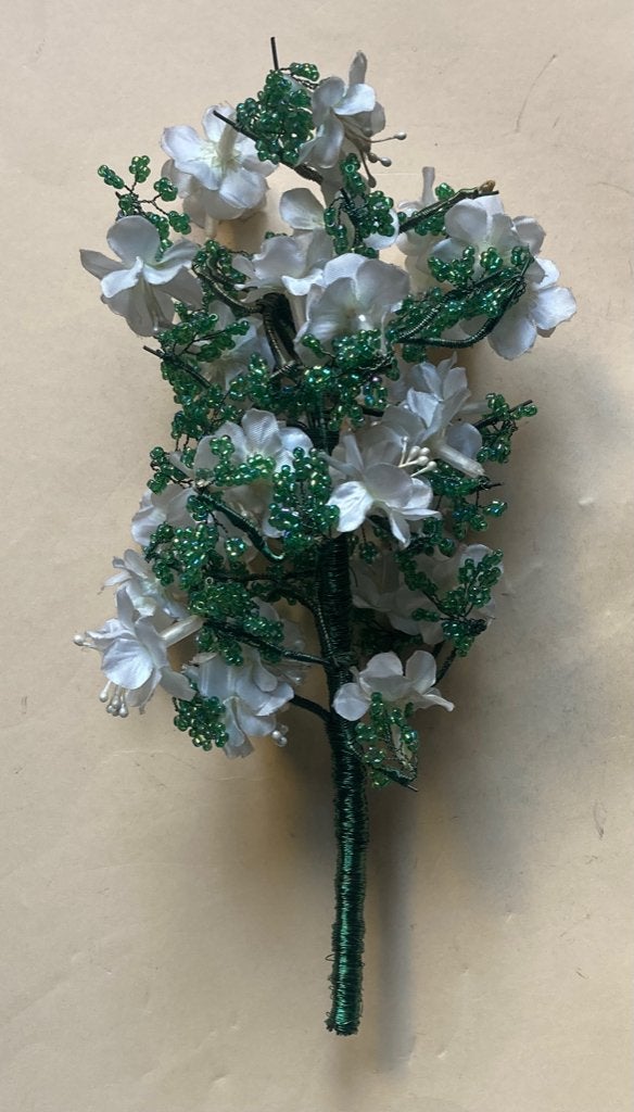 Kralen Bloesemtak met Zijden Bloemetjes - 27 cm, Binnen, Handgemaakt, Ophalen of Verzenden, Wit