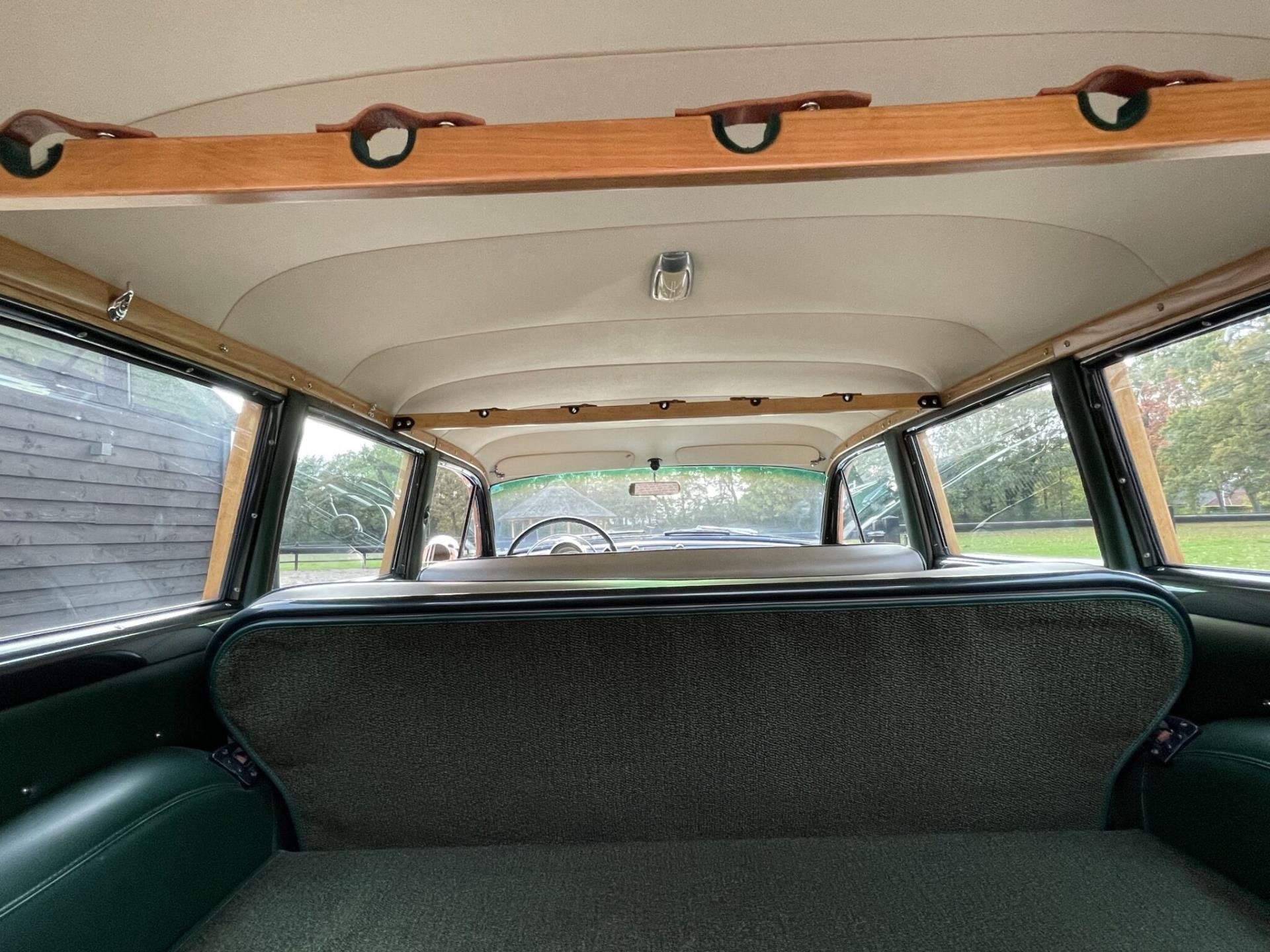 Buick Super V8 Wagon "Woody" gerestaureerd, foto 10
