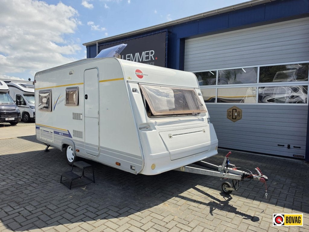 Bürstner Avantgarde 440 TS Zeer netjes, Treinzit, 750 - 1000 kg, Tot en met 4, Ringverwarming