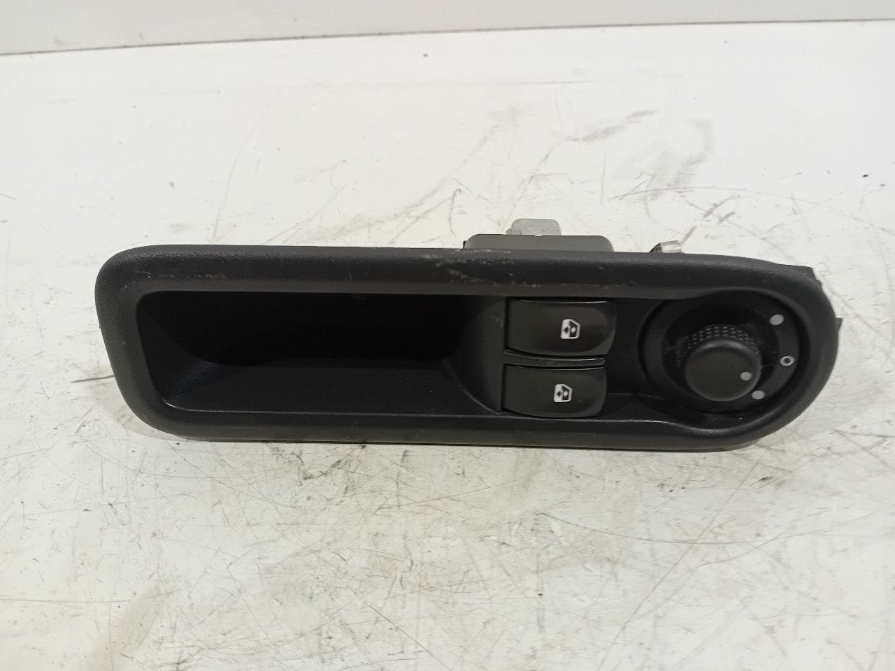 Bedieningspaneel elektrische ramen Renault Twingo, Onderdelen@venauto.nl, Van der Ven Autorecycling B.V., Gebruikt, Ettenseweg 76, 4706 PB Roosendaal, The Netherlands