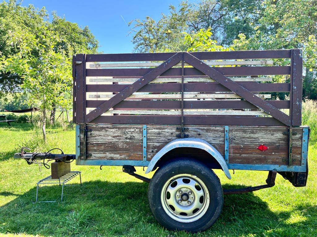 Robuuste aanhangwagen aanhanger met houten opbouw, Ophalen, Gebruikt