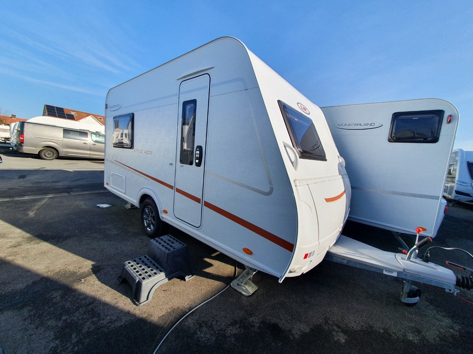 LMC Style 400 F uit 2022, Tot en met 2, Treinzit, Dwarsbed, Particulier
