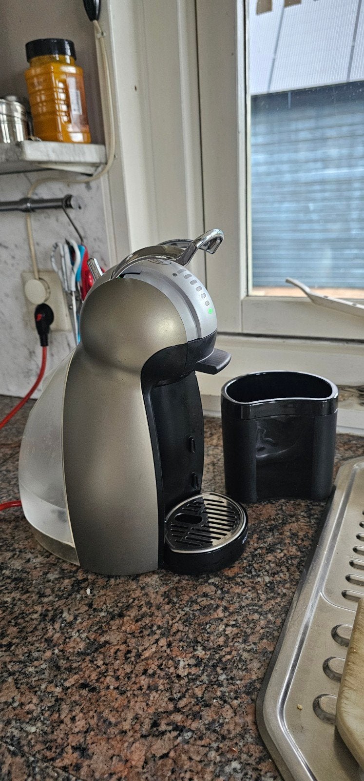 dolce gusto koffiezetapparaat zilverkleur, Ophalen of Verzenden, Koffiemachine