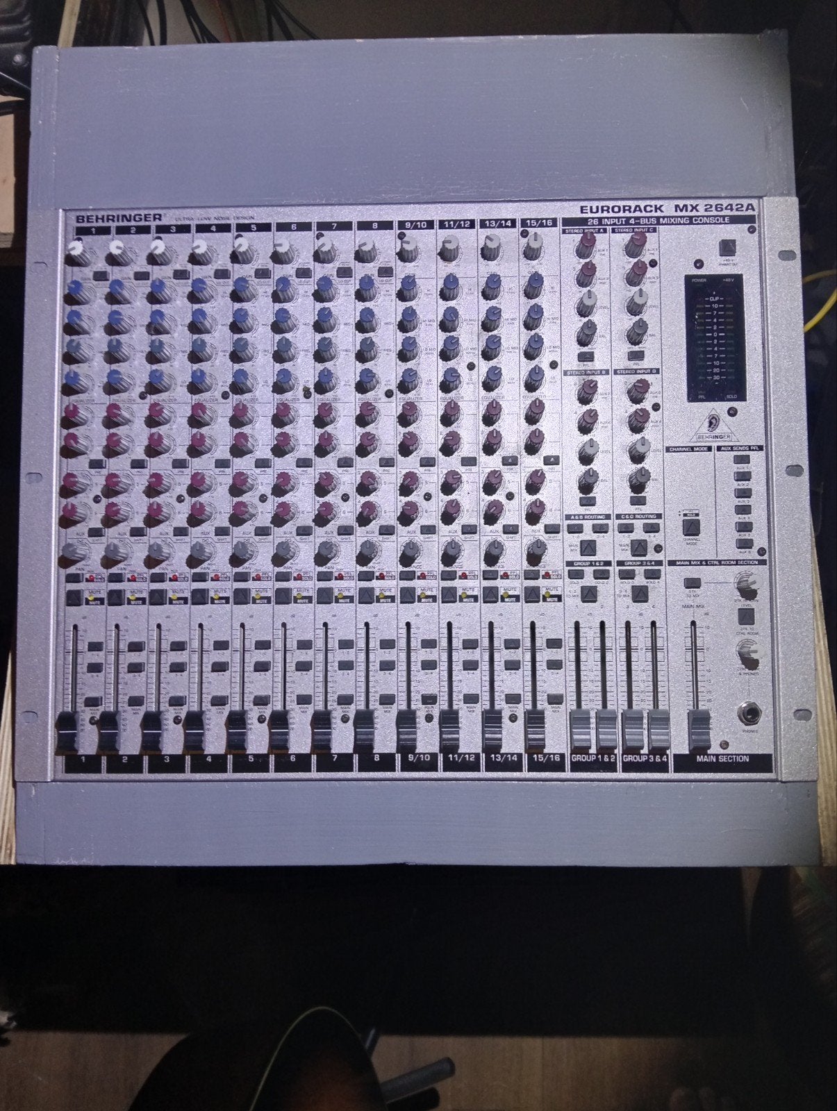 Behringer Eurorack MX2642A met Adapter, Ophalen of Verzenden, Gebruikt, 20 kanalen of meer, Microfooningang