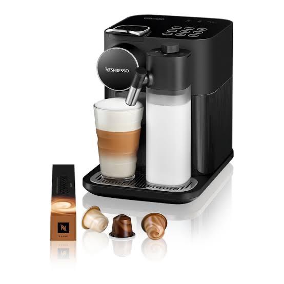 Nespresso Gran Lattissima One - Zo goed als nieuw, Witgoed en Apparatuur, Koffiezetapparaten, Espresso apparaat, Ophalen of Verzenden