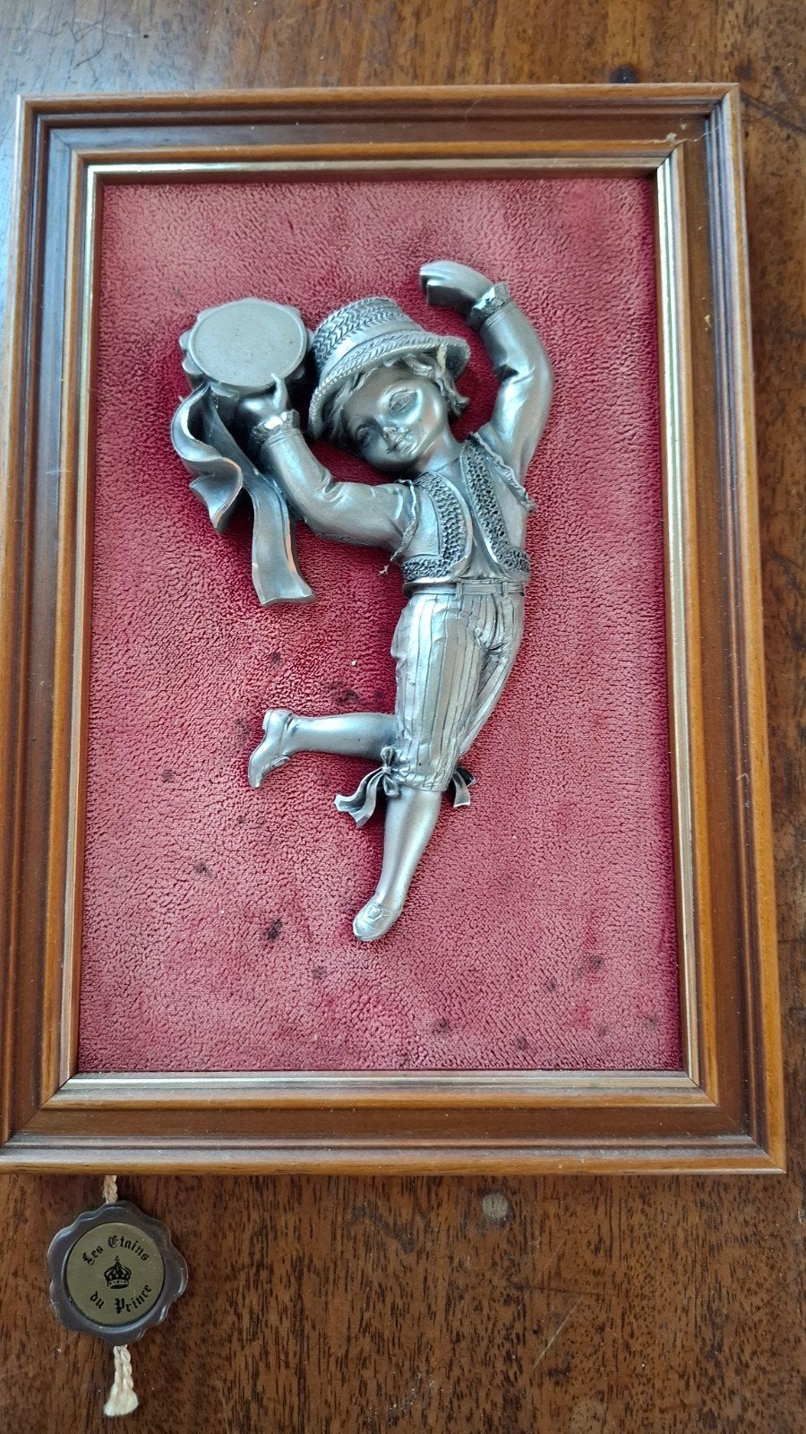 Vintage metalen reliëf van dansende jongen in lijst, Antiek en Kunst, Ophalen of Verzenden