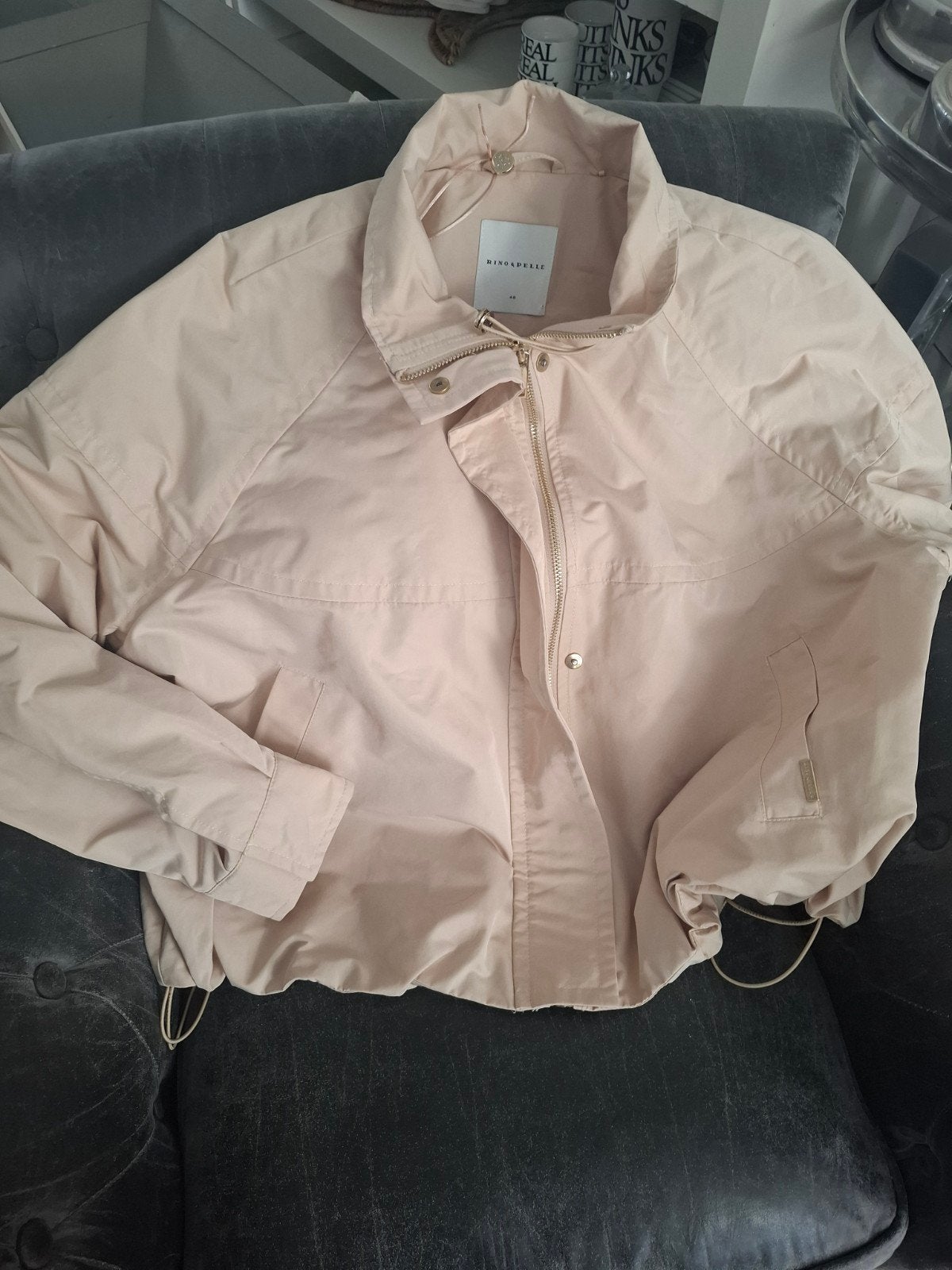 Rino&Pelle korte trenchcoat maat 48, nieuw met kaartjes, Beige, Maat 46/48 (XL) of groter, Ophalen of Verzenden, Rino&Pelle