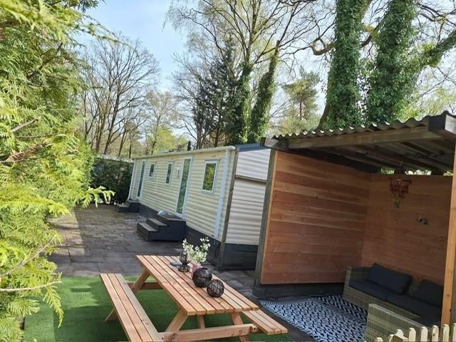 Vakantie Veluwe 6p stacaravan toplocatie Hoenderloo, Wasmachine, In bos, Recreatiepark