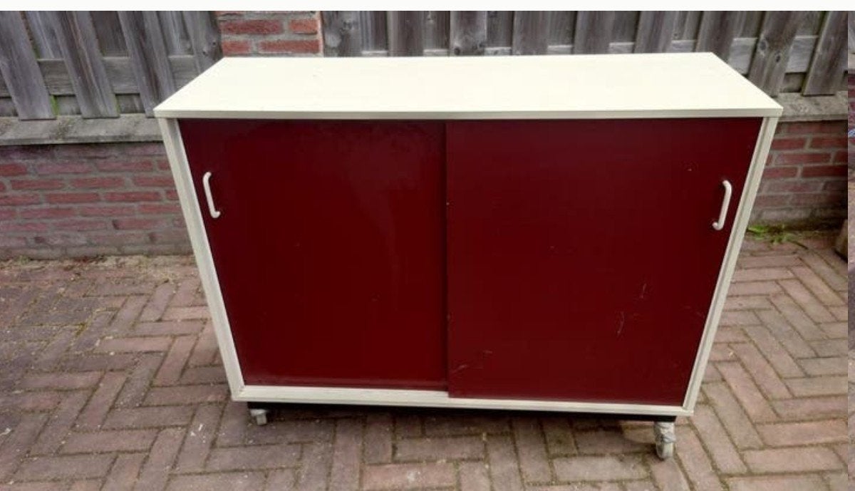 Praktische kast voor in de garage met schuifdeuren, Huis en Inrichting, Kasten | Overige, Ophalen, Gebruikt