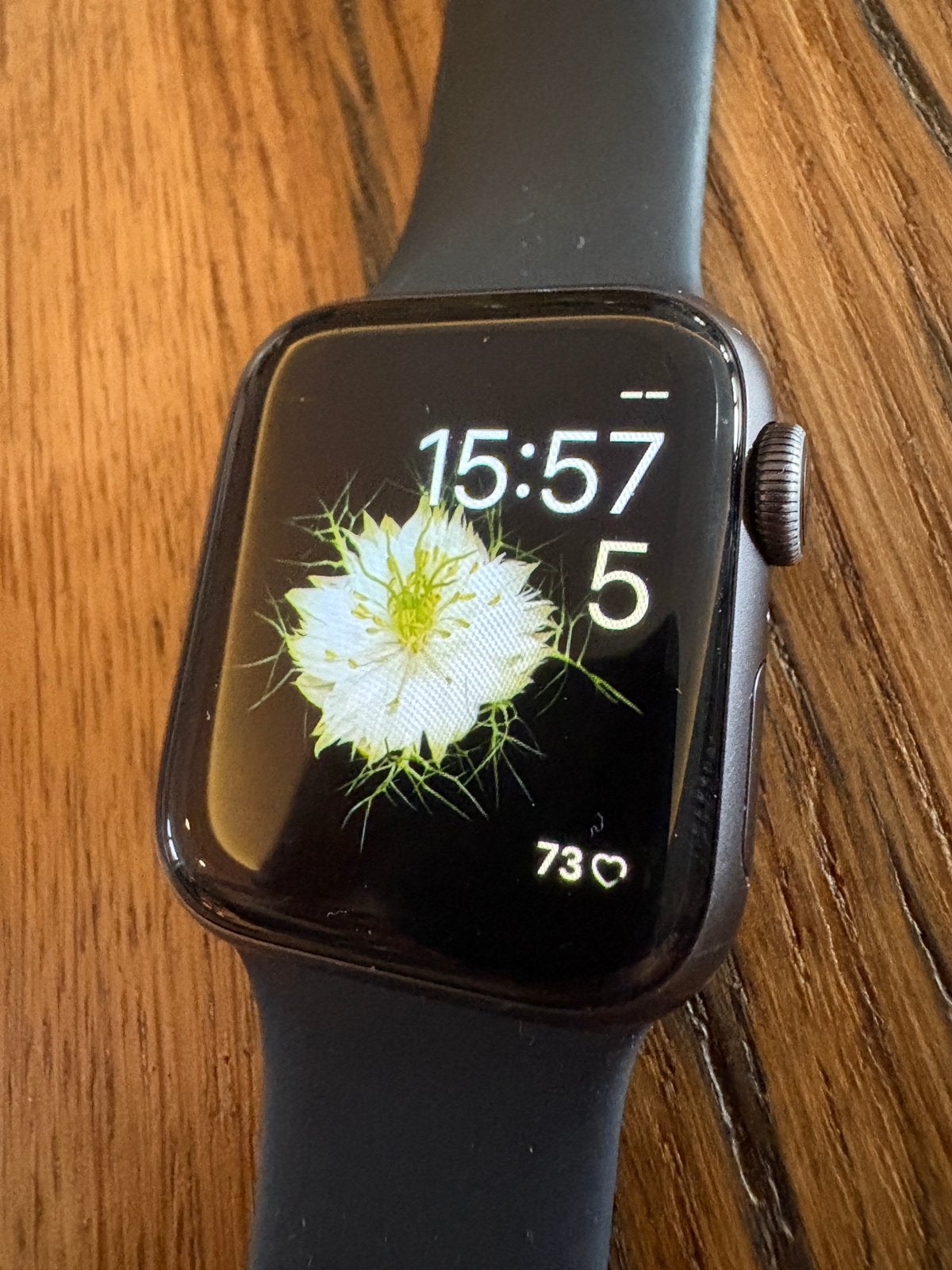 Apple Watch series 5 40mm Space Gray, Gebruikt, Zwart, IOS, Ophalen of Verzenden