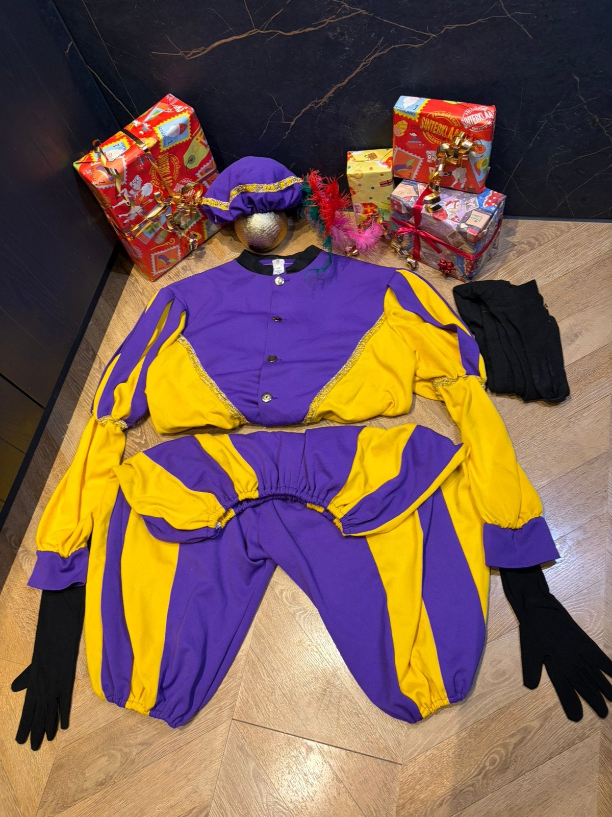 Pietenpak geel paars maat xxl luxe set sinterklaas, Ophalen of Verzenden, Zo goed als nieuw