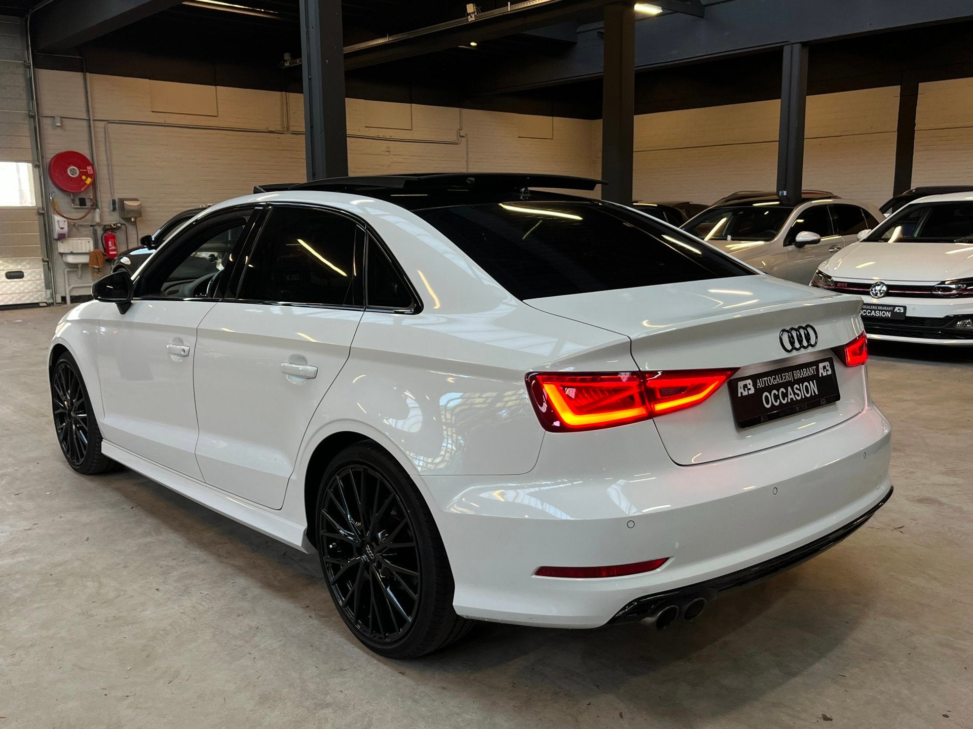 Audi A3 Limousine 1.4 TFSI S Line Pano/Automaat/Parkeersenso, Auto's, Gebruikt, Zwart, 4 cilinders, 150 pk