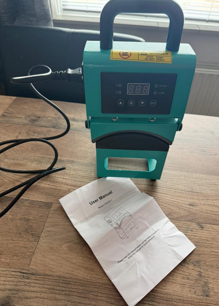 Compacte Pettenpers hittepers hoedenpers, Ophalen, Zo goed als nieuw, Machine