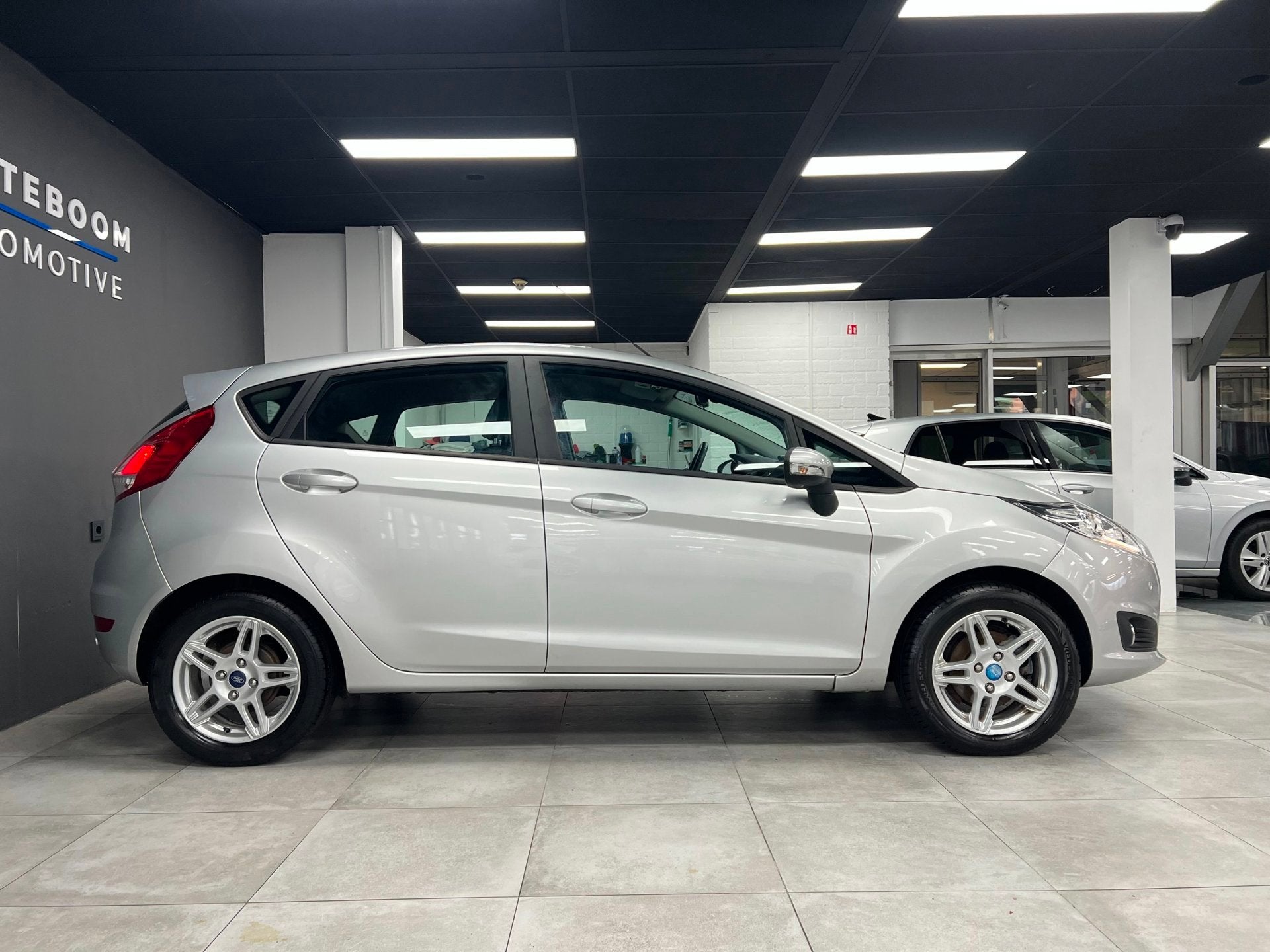 Foto 7 van Ford Fiesta 1.0 Airco | Parkeersensoren | Led
