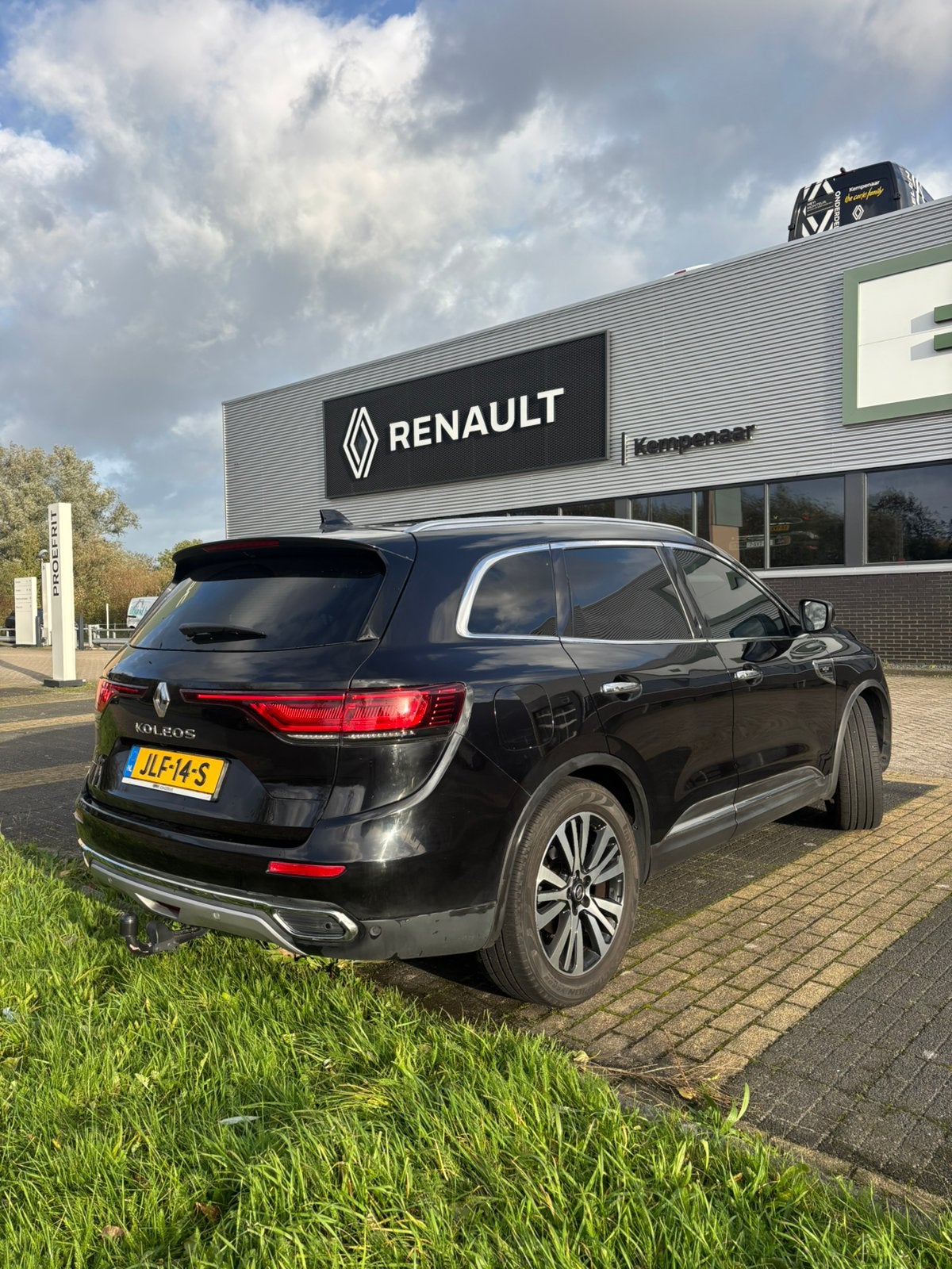 Renault Koleos 1.3 TCe Pano Initiale Paris AUT 2021 Zwart, Auto's, Zwart, 4 cilinders, 160 pk, 1650 kg