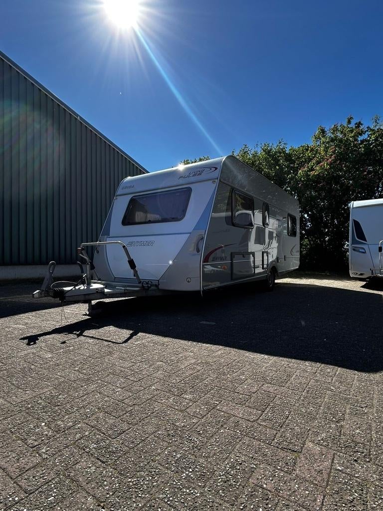 Caravan Eriba Living Pulse 532, Schokbreker, Rondzit, 7 tot 8 meter, Particulier