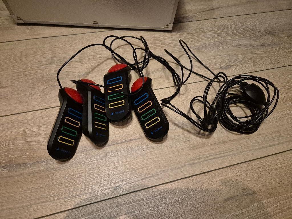 Playstation 2 Buzz Controllers, Puzzel en Educatief, Gekoppelde computers, Ophalen of Verzenden, Zo goed als nieuw