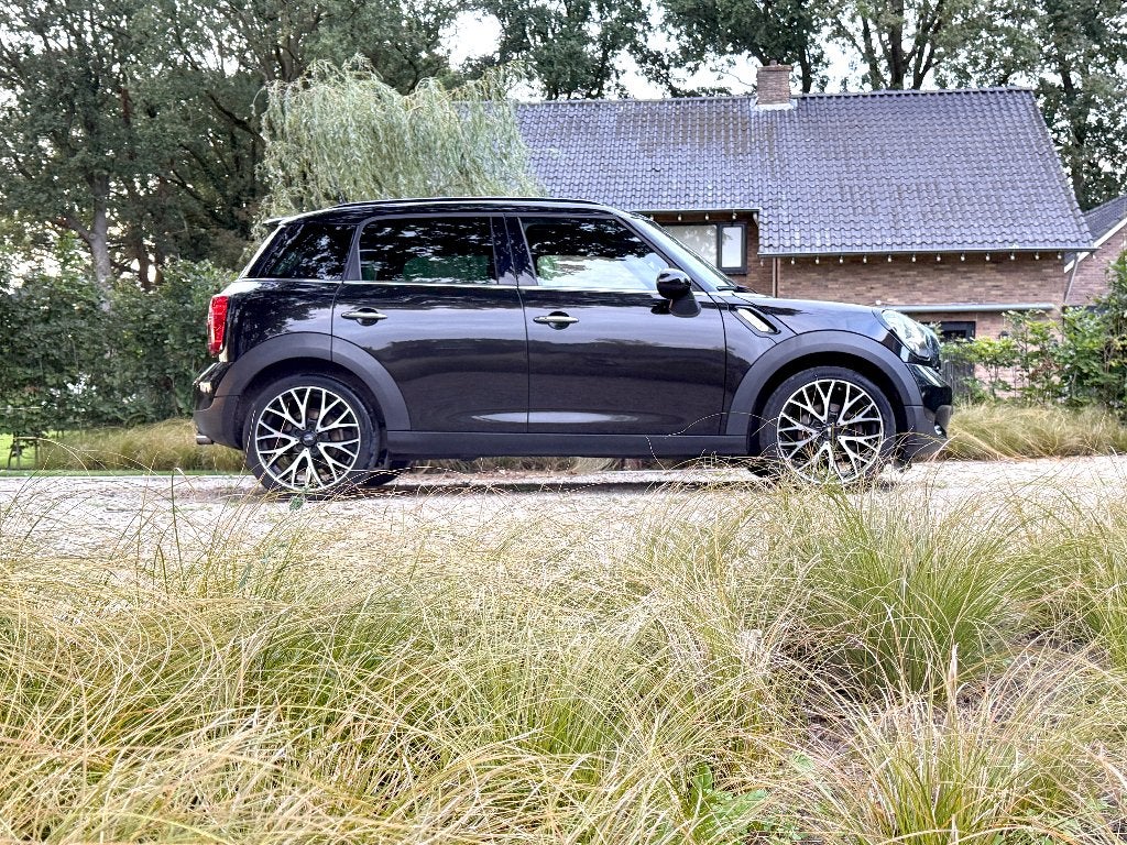 Foto 5 van Mini Countryman 1.6 Cooper 2017 Zwart John Cooper Works JCW