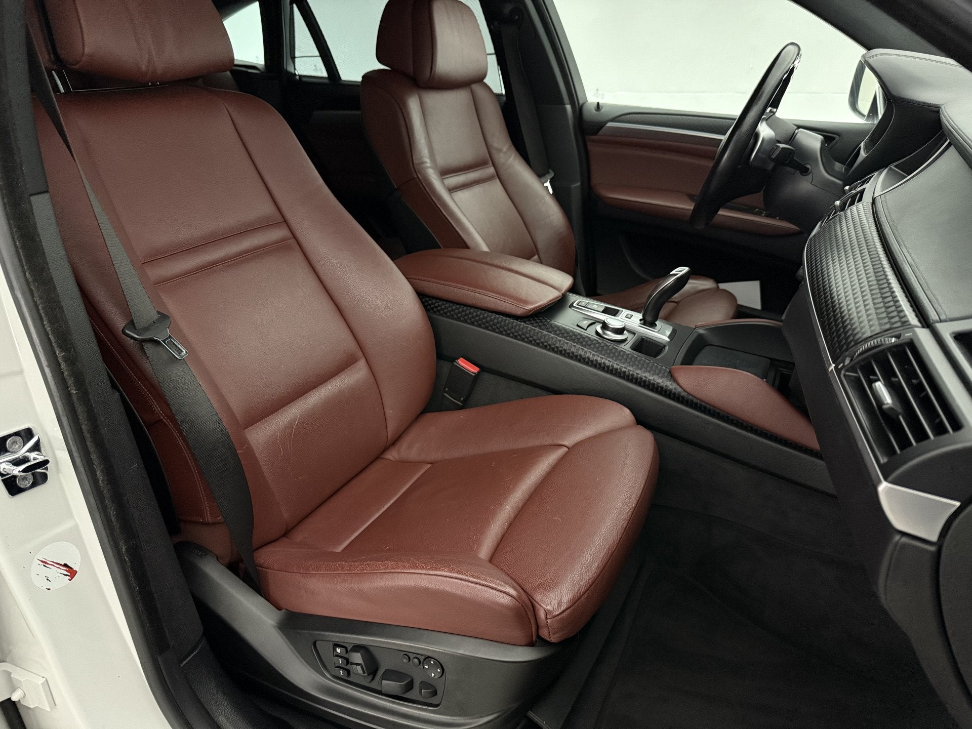 Foto 19 van BMW X6 xDrive High Executive 408PK | Youngtimer | Camera | M