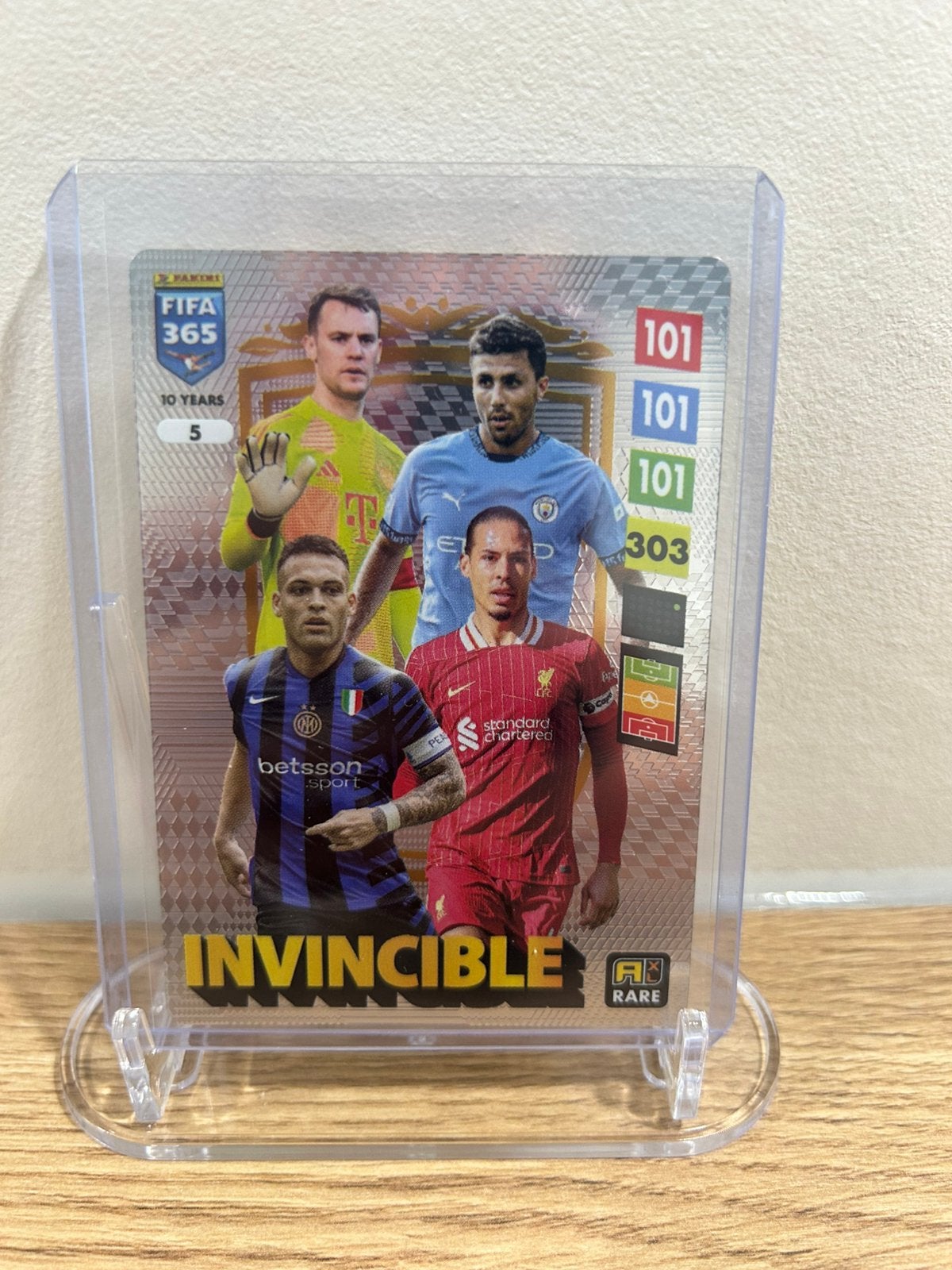 Panini FIFA 365 2025 - Invincible - (#5), Ophalen of Verzenden, Nieuw, Plaatje