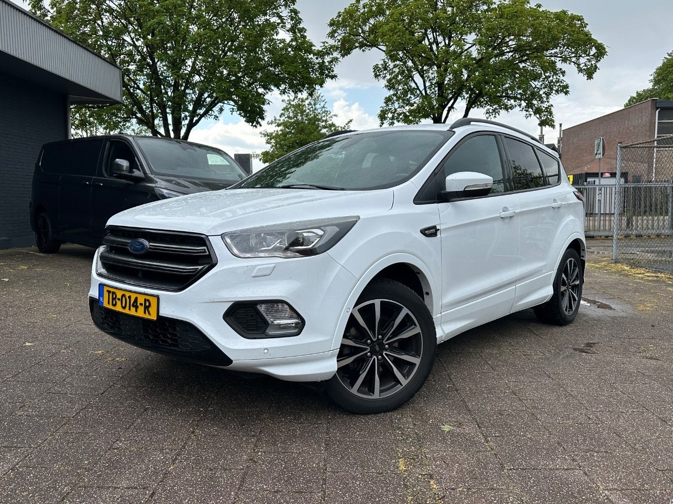 Ford Kuga 1.5 EcoBoost ST Line Trekhaak 1800kg I ST-line I P, Auto's, Ford, 4 cilinders, Wit, Origineel Nederlands, Bedrijf
