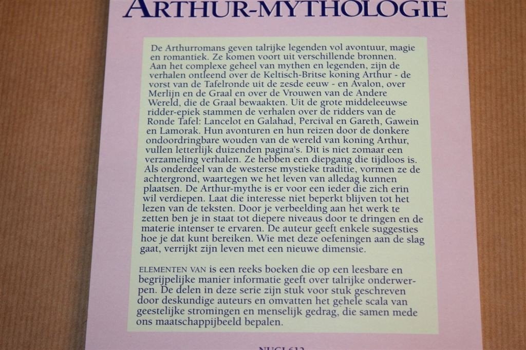 Elementen van Arthur-Mythologie — Legenden & Symboliek, Ophalen of Verzenden, Gelezen, Overige onderwerpen, Achtergrond en Informatie