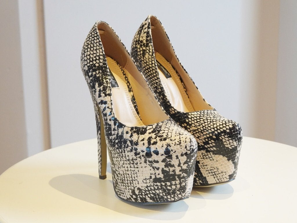 Slangenprint pumps maat 38 van Sergio Todzi, Overige kleuren, Ophalen of Verzenden, Zo goed als nieuw, Schoenen met hoge hakken