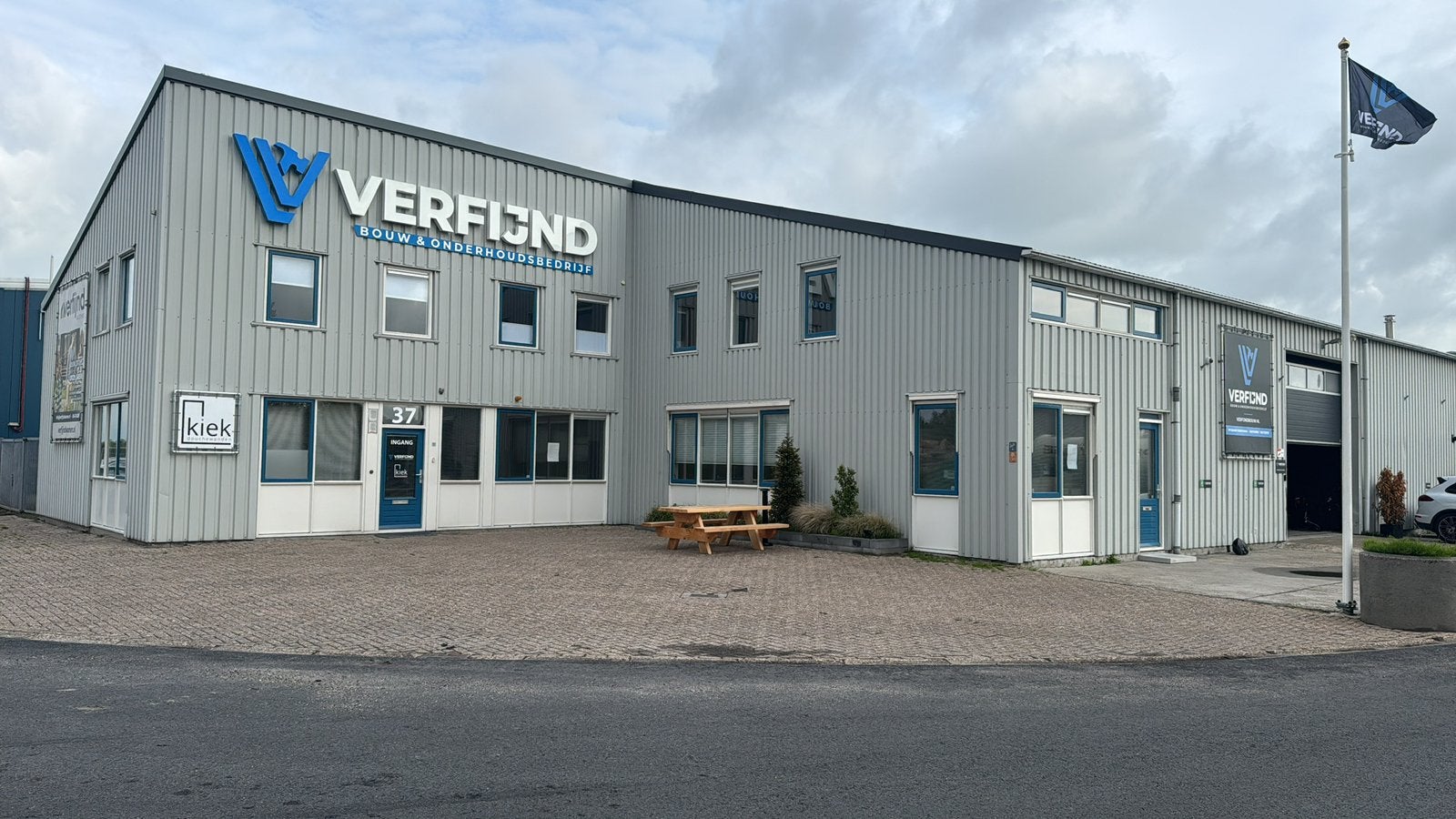 KANTOOR- / BEDRIJFSRUIMTES TE HUUR – INDUSTRIEWEG 37, BEDUM