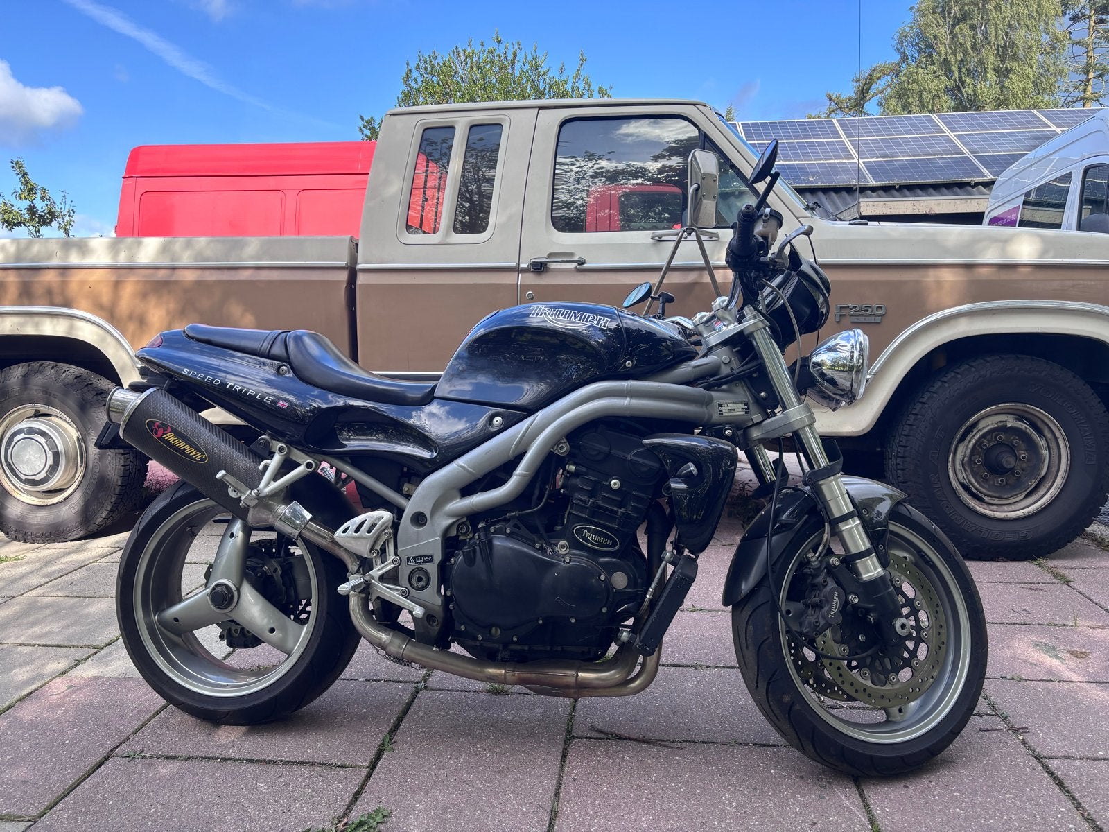 Triumph Speed Triple 955i (2001) - Akrapovic uitlaat, Motoren, Motoren | Triumph, Sportuitlaat, Gebruikt, 3 cilinders, Particulier