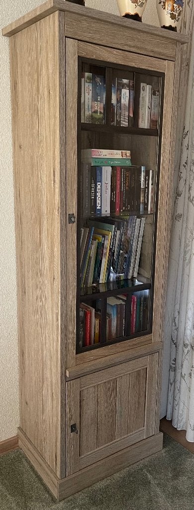 Hoge smalle kast, Ophalen, Minder dan 50 cm, Met deur(en), Zo goed als nieuw
