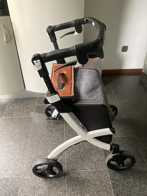 Rollz Flex rollator, wit met zwart,  maat M,  i.z.g.s., Diversen, Rollators, Zo goed als nieuw, Lichtgewicht, Opvouwbaar, Ophalen