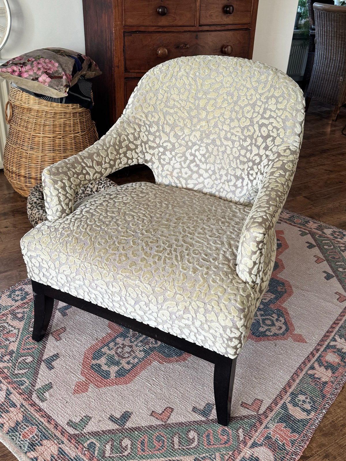 2 stijlvolle fauteuils met luipaardprint en nageltrim, Ophalen, Overige kleuren, Zo goed als nieuw, Eén
