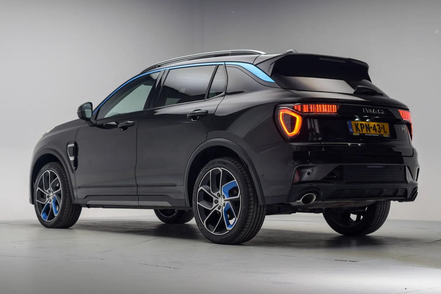 Lynk & Co 01 1.5 PHEV [ Panorama Navi Apple/Android Stoelver, Auto's, Lynk & Co, 179 pk, Zwart, Plug-in hybride, Bedrijf