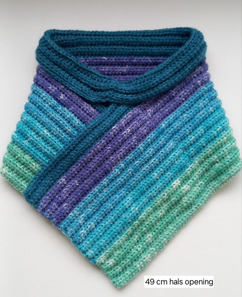 Gondas Creaties colsjaal blauw tinten en roze/paars tinten, Kinderen en Baby's, Kinderkleding | Mutsen, Sjaals en Handschoenen