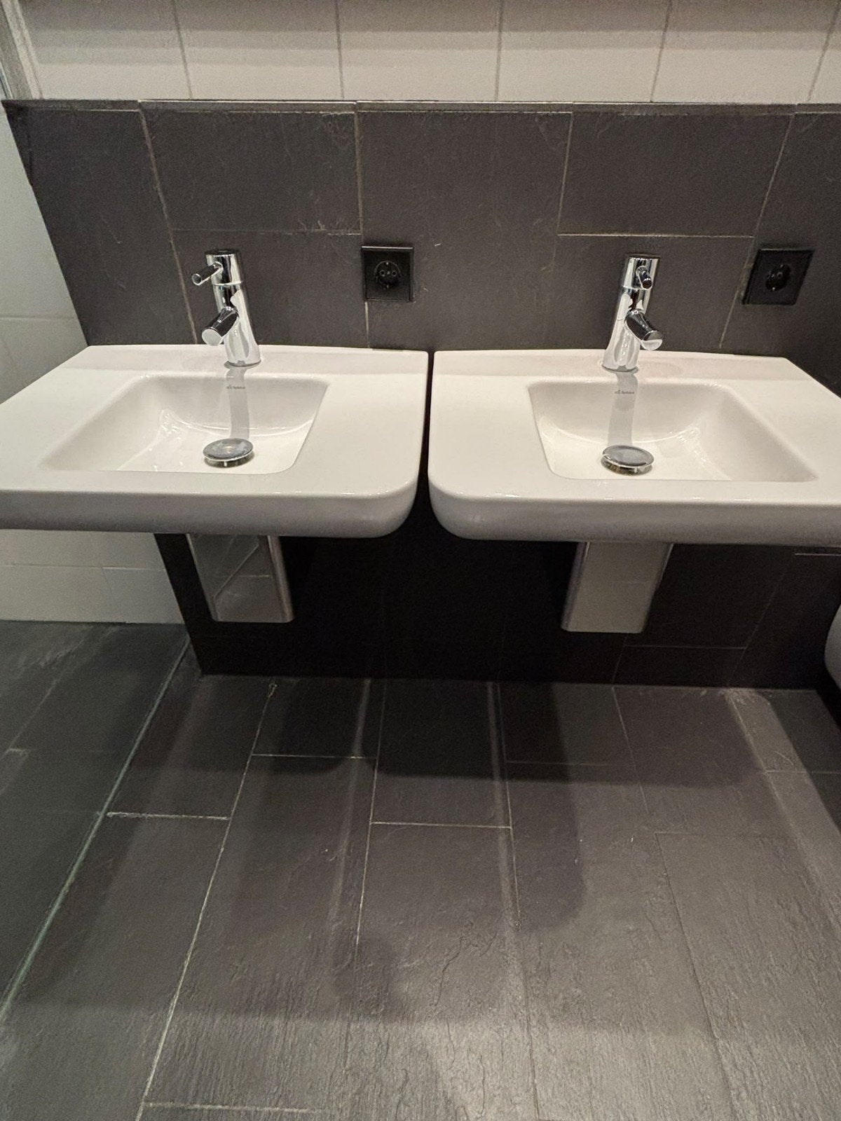 2x Sphinx wastafel met Grohe kraan - kleine beschadiging, Ophalen, Gebruikt, Wastafel